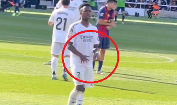 GEST Viniciusa w stronę kibiców Barcelony xD [VIDEO]